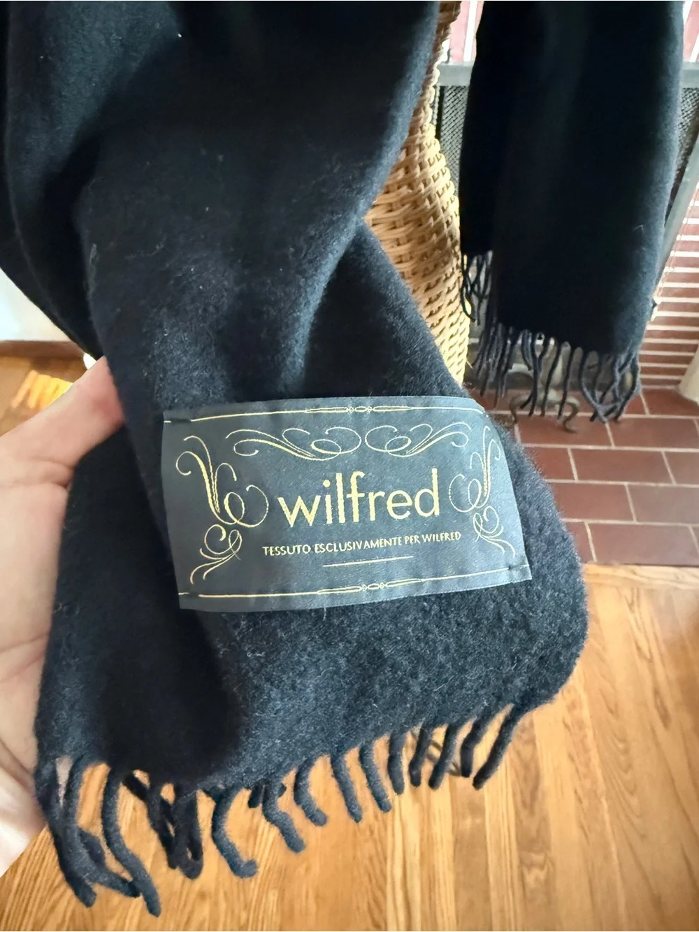 Wilfred Aritzia oversized black wool warm scarf